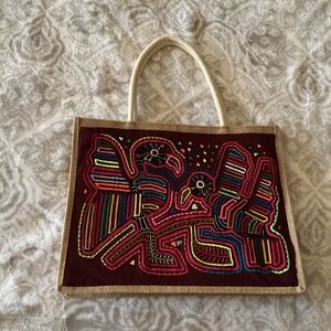 Panamanian women’s mola bag